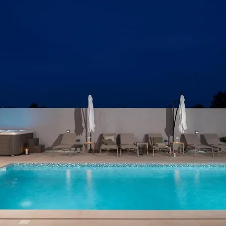 Βίλα New 55 - Heated Pool Jacuzzi Sauna Vrsi