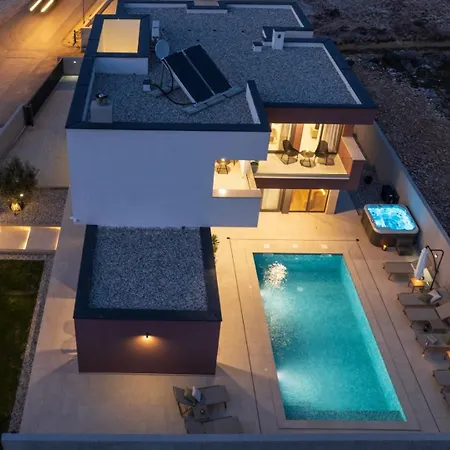 New 55 - Heated Pool Jacuzzi Sauna ヴィラ