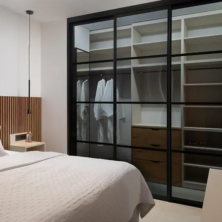 New 55 - Heated Pool Jacuzzi Sauna *