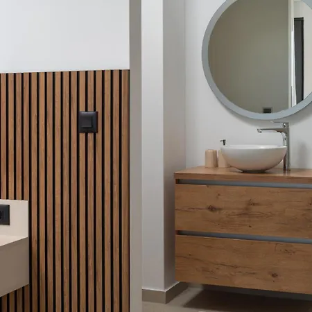 New 55 - Heated Pool Jacuzzi Sauna