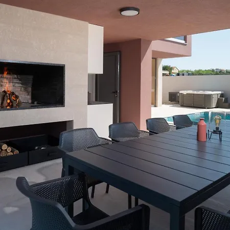 Βίλα New 55 - Heated Pool Jacuzzi Sauna