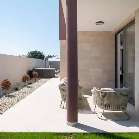 빌라 New 55 - Heated Pool Jacuzzi Sauna 브르시