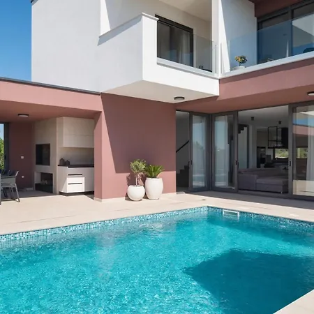 New 55 - Heated Pool Jacuzzi Sauna 빌라