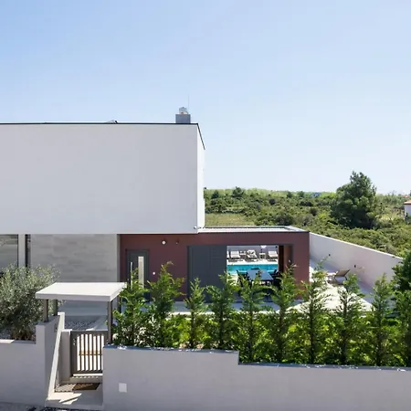 New 55 - Heated Pool Jacuzzi Sauna 빌라 브르시