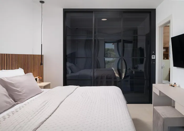 New 55 - Heated Pool Jacuzzi Sauna * Vrsi