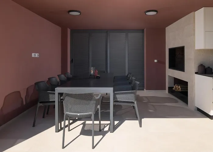 New 55 - Heated Pool Jacuzzi Sauna Villa *