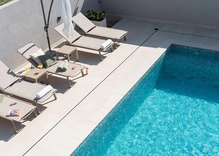 New 55 - Heated Pool Jacuzzi Sauna Willa