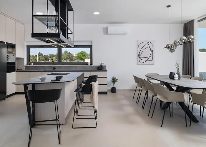 Villa New 55 - Heated Pool Jacuzzi Sauna *