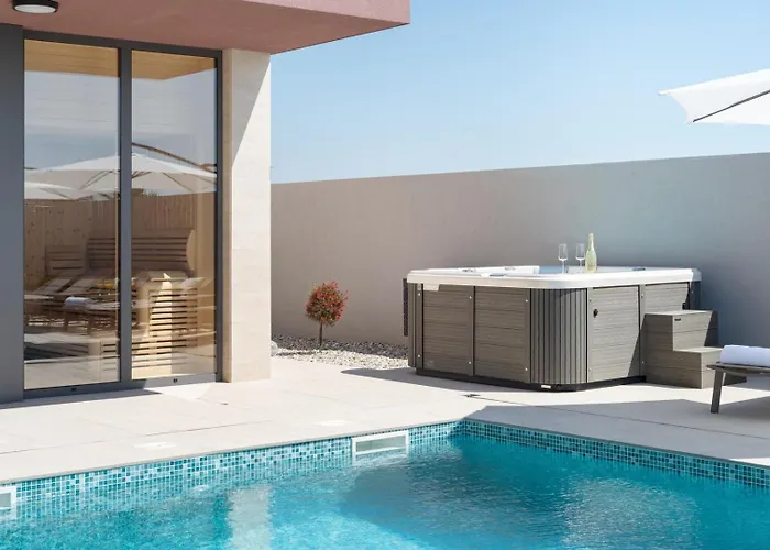 New 55 - Heated Pool Jacuzzi Sauna * Vrsi