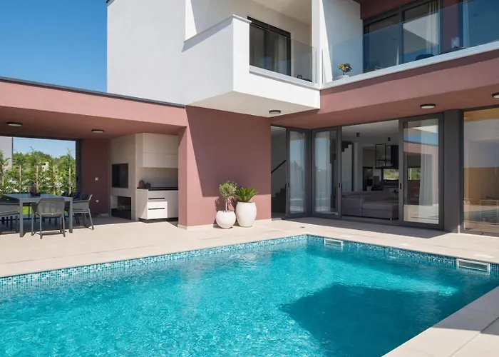 New 55 - Heated Pool Jacuzzi Sauna Villa