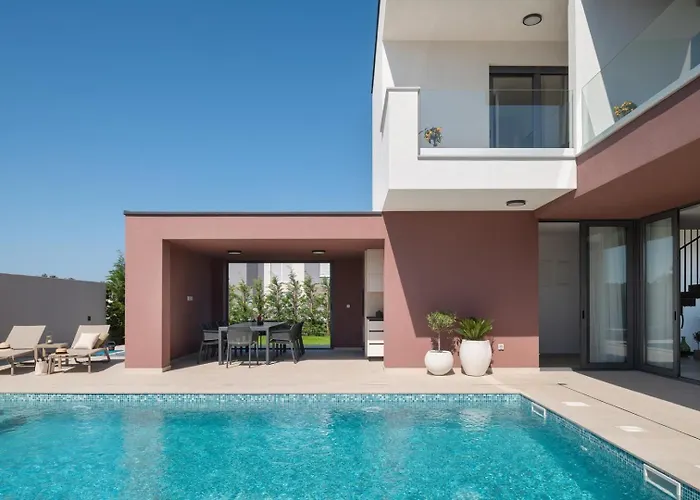 New 55 - Heated Pool Jacuzzi Sauna Villa