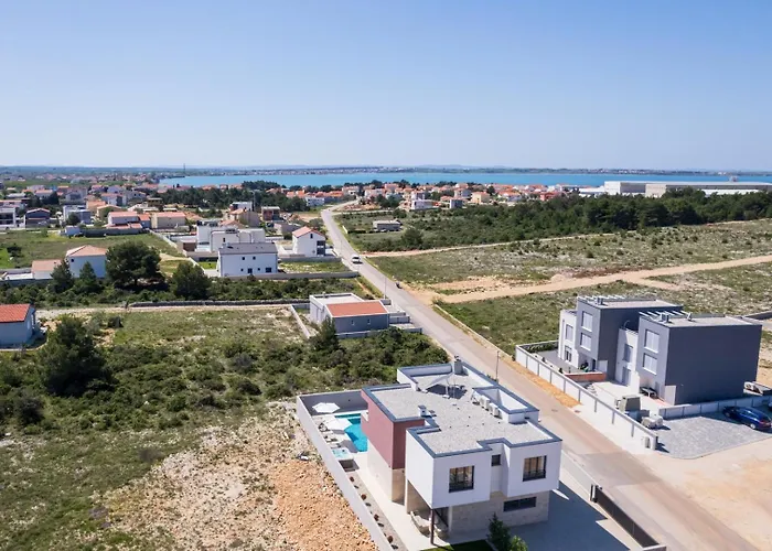 New 55 - Heated Pool Jacuzzi Sauna Villa *