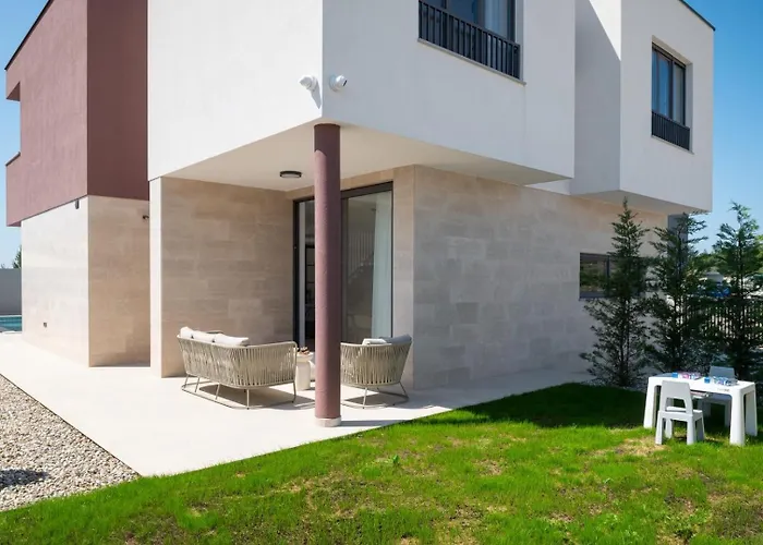 New 55 - Heated Pool Jacuzzi Sauna Villa Vrsi