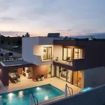 New 55 - Heated Pool Jacuzzi Sauna * Vrsi