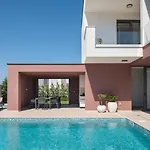 New 55 - Heated Pool Jacuzzi Sauna Willa