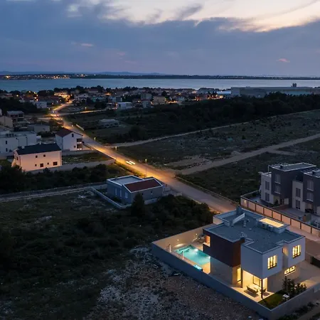 New 55 - Heated Pool Jacuzzi Sauna Вилла Врси