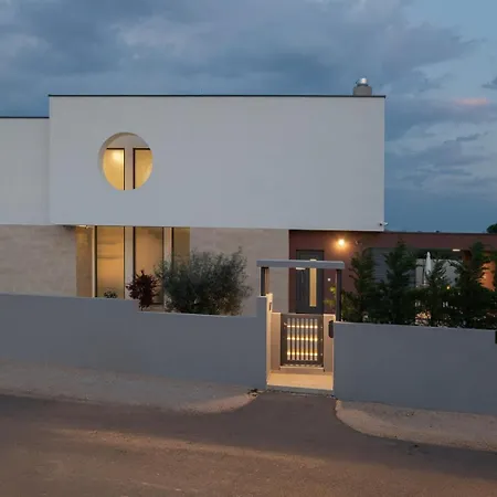 Вилла New 55 - Heated Pool Jacuzzi Sauna *