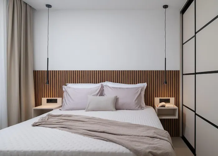 New 55 - Heated Pool Jacuzzi Sauna