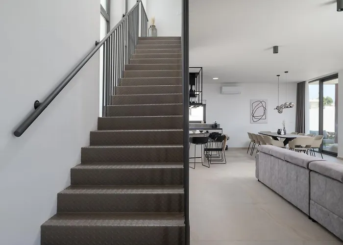 New 55 - Heated Pool Jacuzzi Sauna Вилла Врси