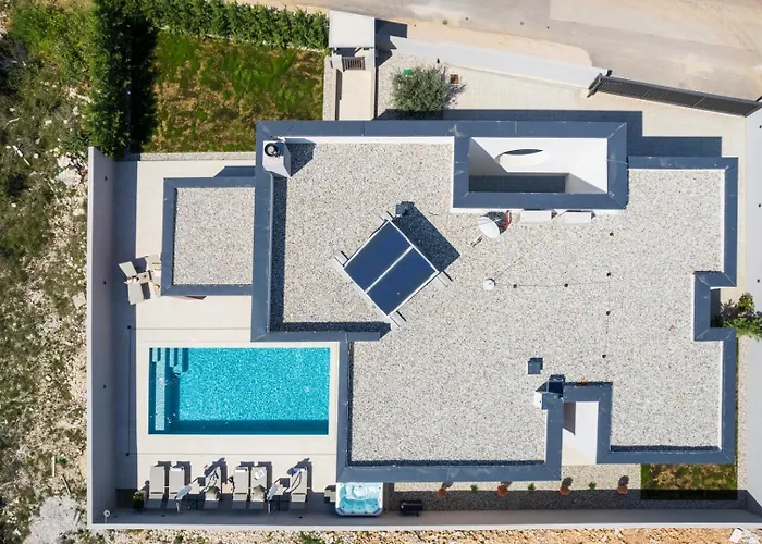 New 55 - Heated Pool Jacuzzi Sauna Vila *