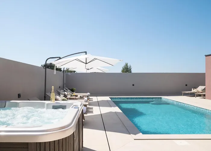 Вилла New 55 - Heated Pool Jacuzzi Sauna *